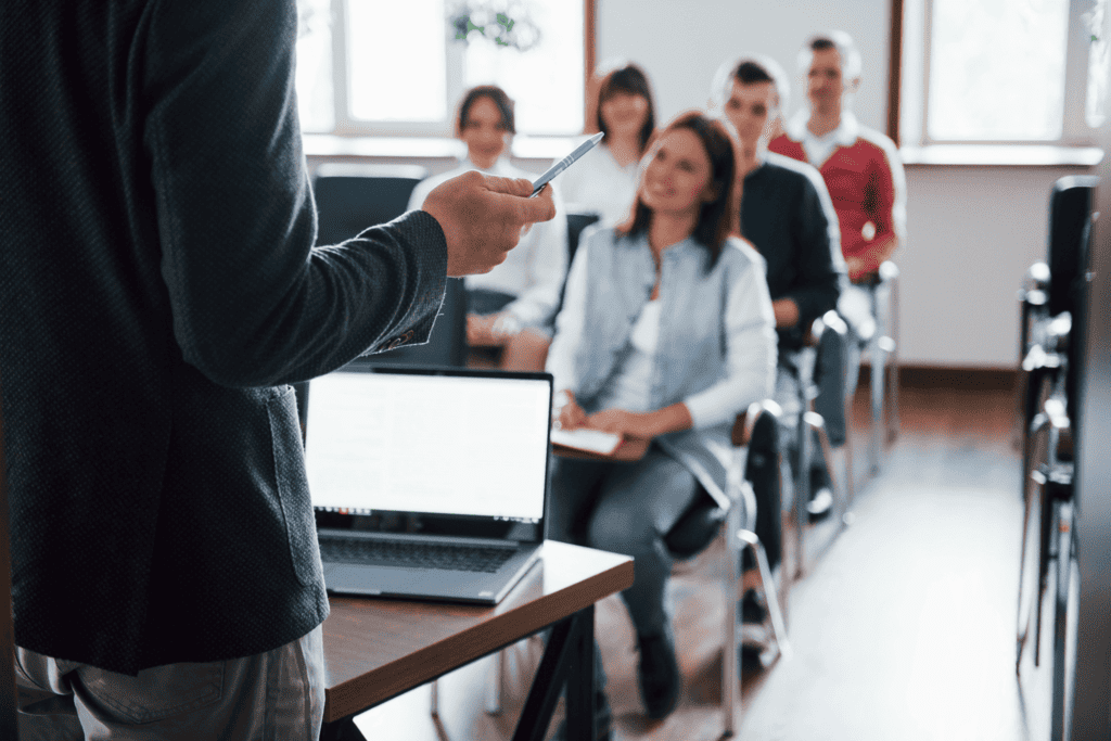 Capacitar a los docentes sembradores y estudiantes semilleros.